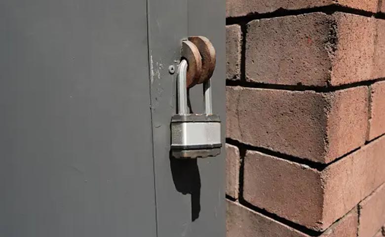 Paddle Lock Features